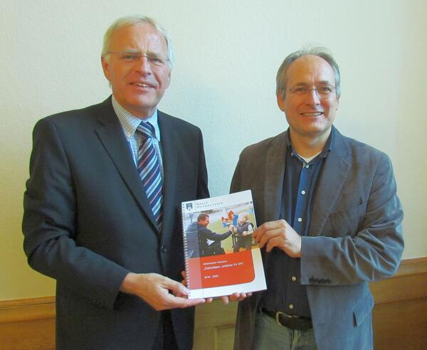 v. l.: Landrat Reinhard Sage und Prozesskoordinator Dr. Stefan Doose